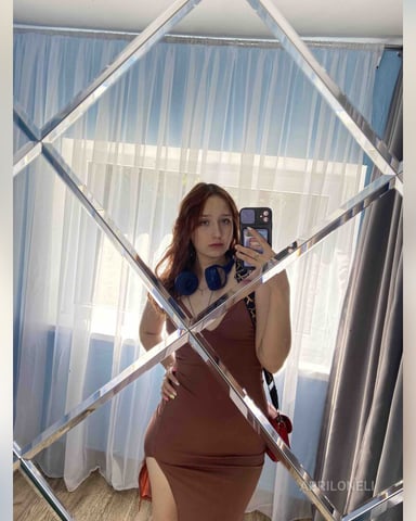 AprilOneli, fotografie