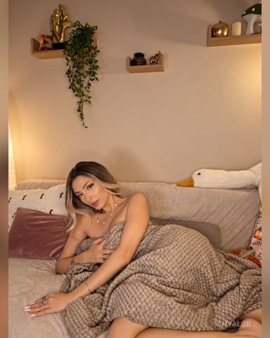 AnyaLob Foto