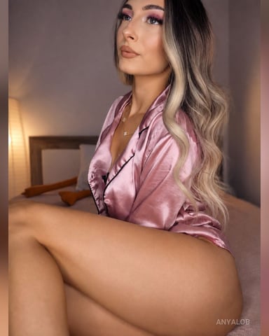 AnyaLob Foto