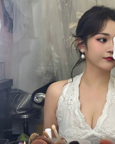LucyYu photo 4