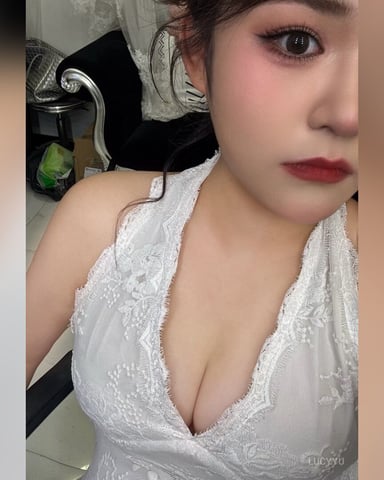 LucyYu photo 5