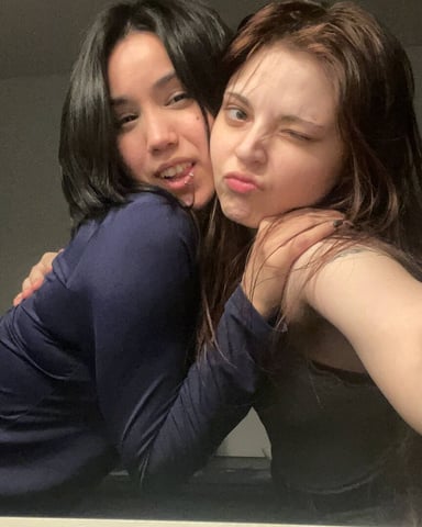 DebAndCaitlin foto