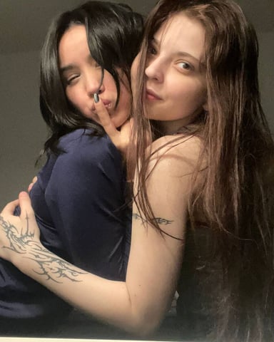 DebAndCaitlin foto