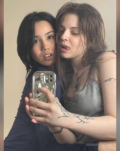 DebAndCaitlin foto