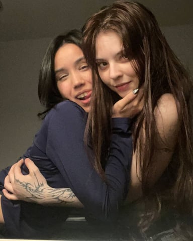 DebAndCaitlin foto