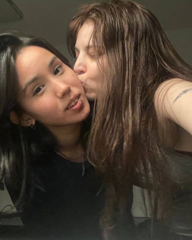 DebAndCaitlin foto