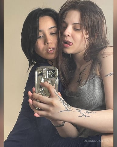 DebAndCaitlin foto