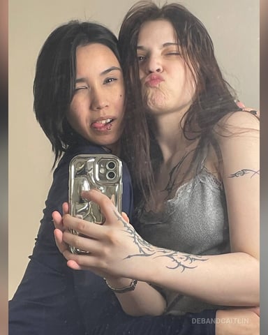 DebAndCaitlin foto