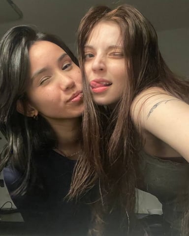 DebAndCaitlin foto