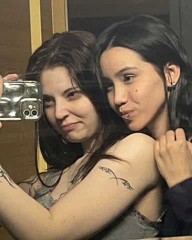 DebAndCaitlin foto