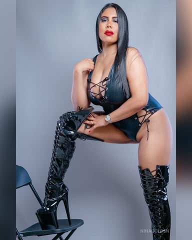 NinaGolden foto