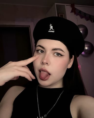 AleshiaLeviston photo
