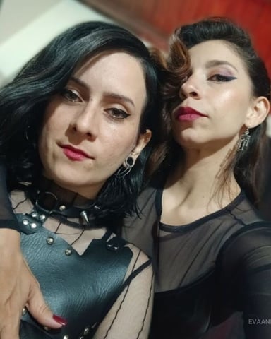 EvaAndLena photo