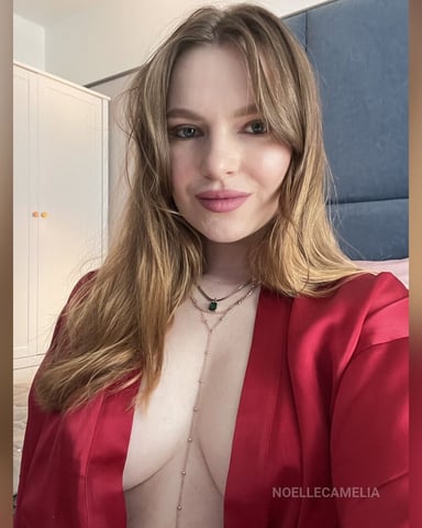 NoelleCamelia foto