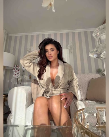 MetishaOwen photo