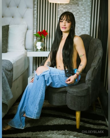ChloeyBlack photo