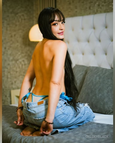 ChloeyBlack photo