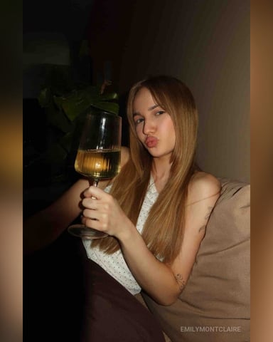 EmilyMontclaire photo