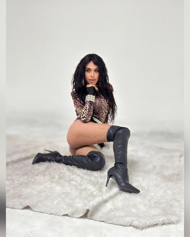 JhovanaBayker photo