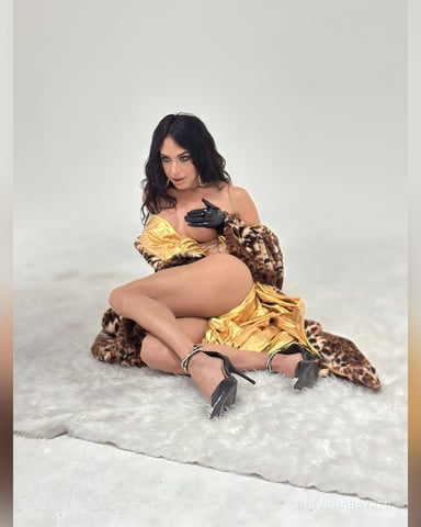 JhovanaBayker photo