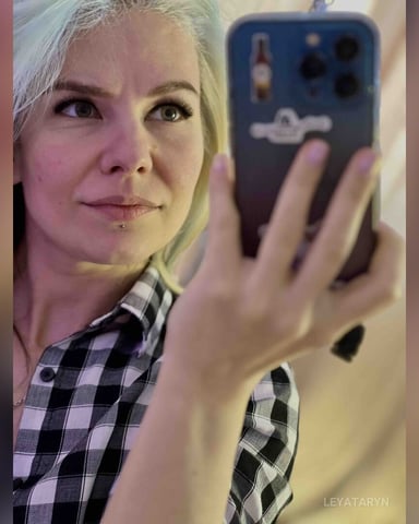LeyaTaryn Foto