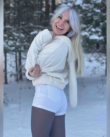 LeyaTaryn Foto