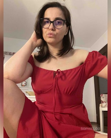 SophieLou photo