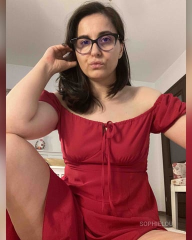 SophieLou photo
