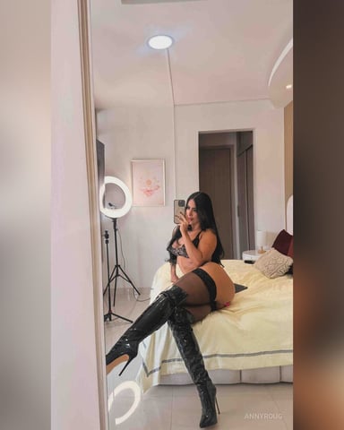 AnnyRoug foto