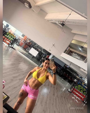 AnnyRoug foto
