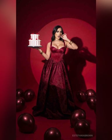 EstefaniaBrown foto
