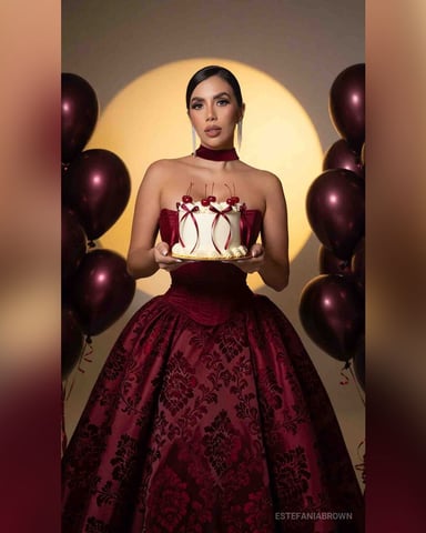 EstefaniaBrown foto
