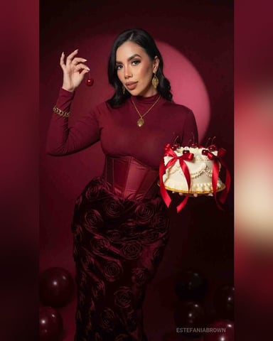 EstefaniaBrown foto
