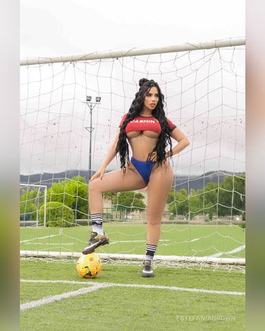 EstefaniaBrown foto