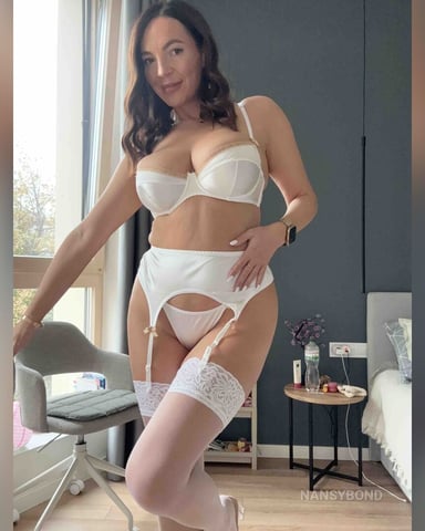 NansyBond, fotografie