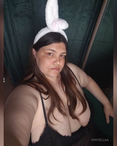 IonyEllaa foto