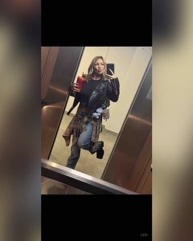 Lexi photo