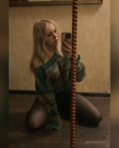 MayraShost photo