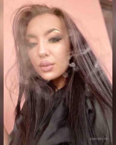SimoneLyn photo