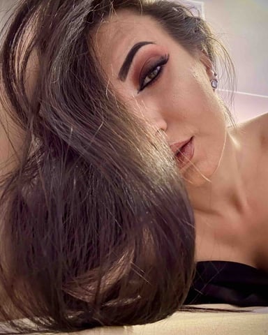 SimoneLyn photo