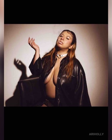 AriHolly Foto