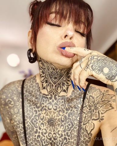 LolaVioleta photo