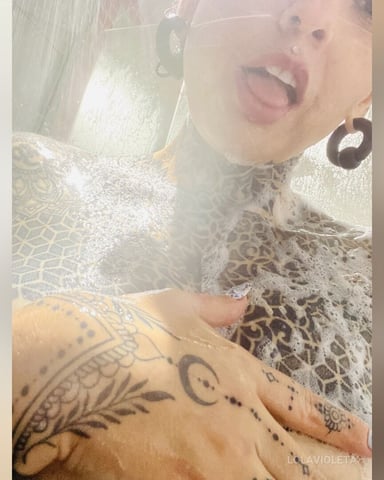 LolaVioleta photo