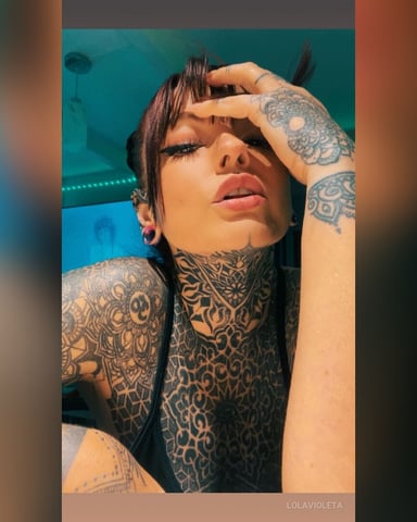 LolaVioleta photo
