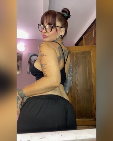 LolaVioleta photo