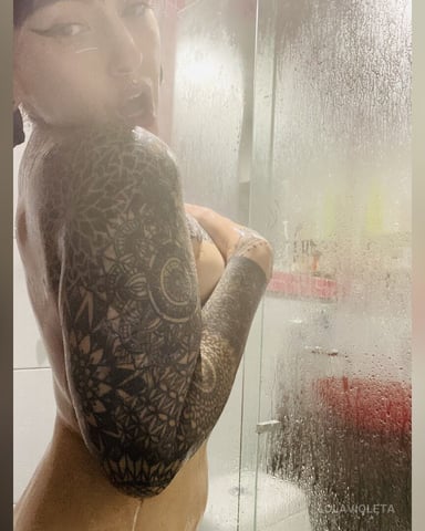 LolaVioleta photo