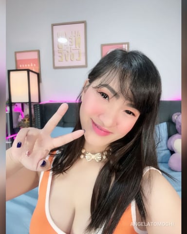 AngelaTomochi photo
