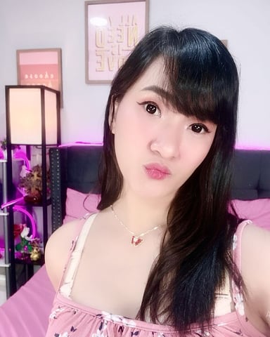 AngelaTomochi photo
