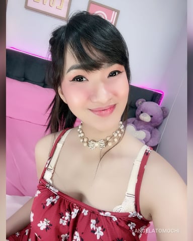 AngelaTomochi photo