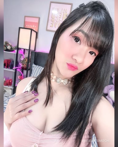 AngelaTomochi photo